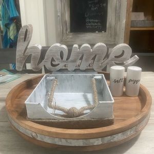 Farmhouse Custom 
Distressed Napkin Holder